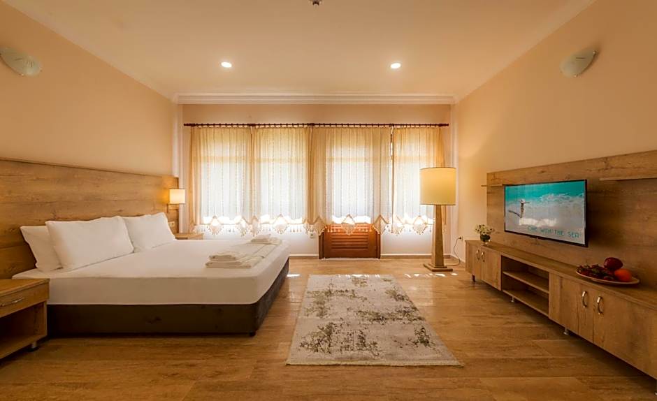 Photo 1 of 6 of Club Deluxe Room