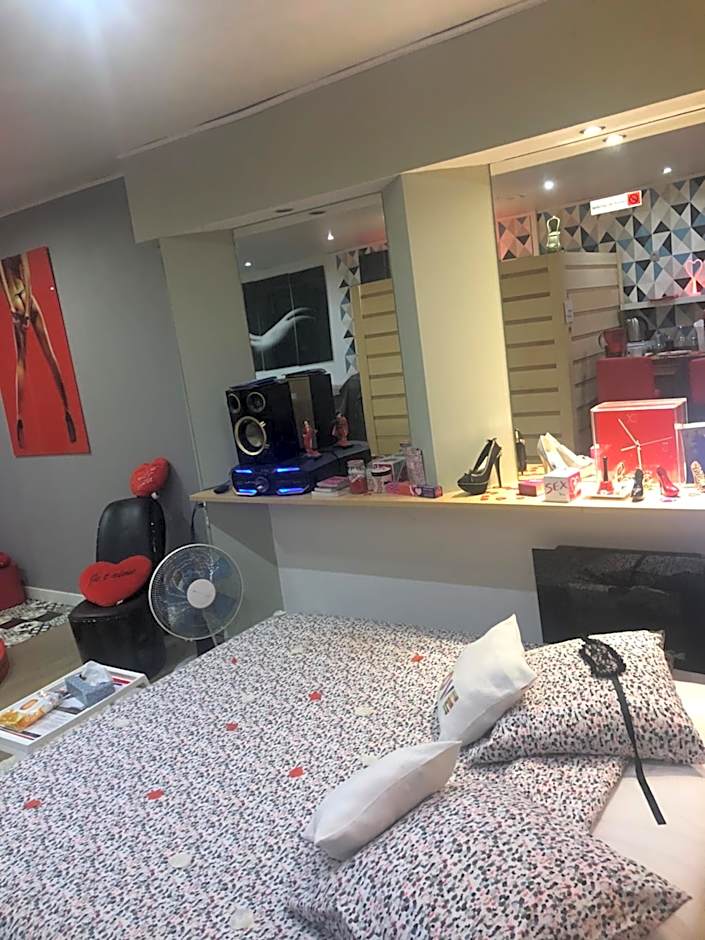 SPABYELLEETLUI spa rouge ou bleu