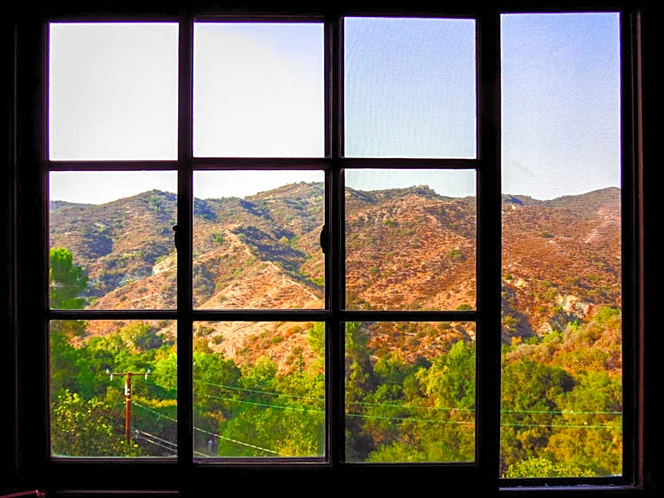 Topanga Canyon Inn Bed and Breakfast
