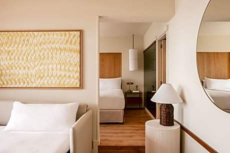 Red Level Junior Suite with Sea and Cathedral View
