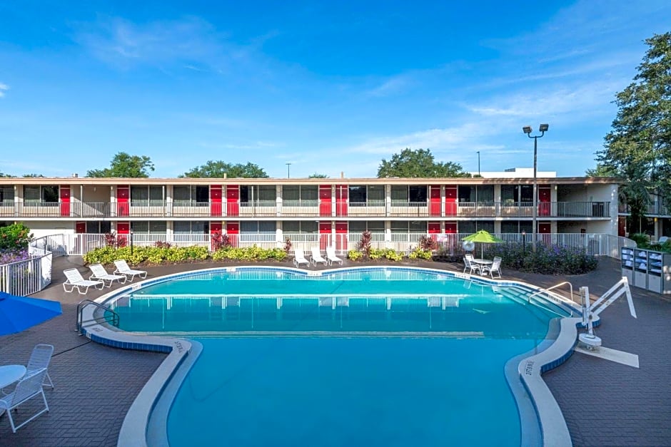 Ramada by Wyndham Kissimmee Gateway