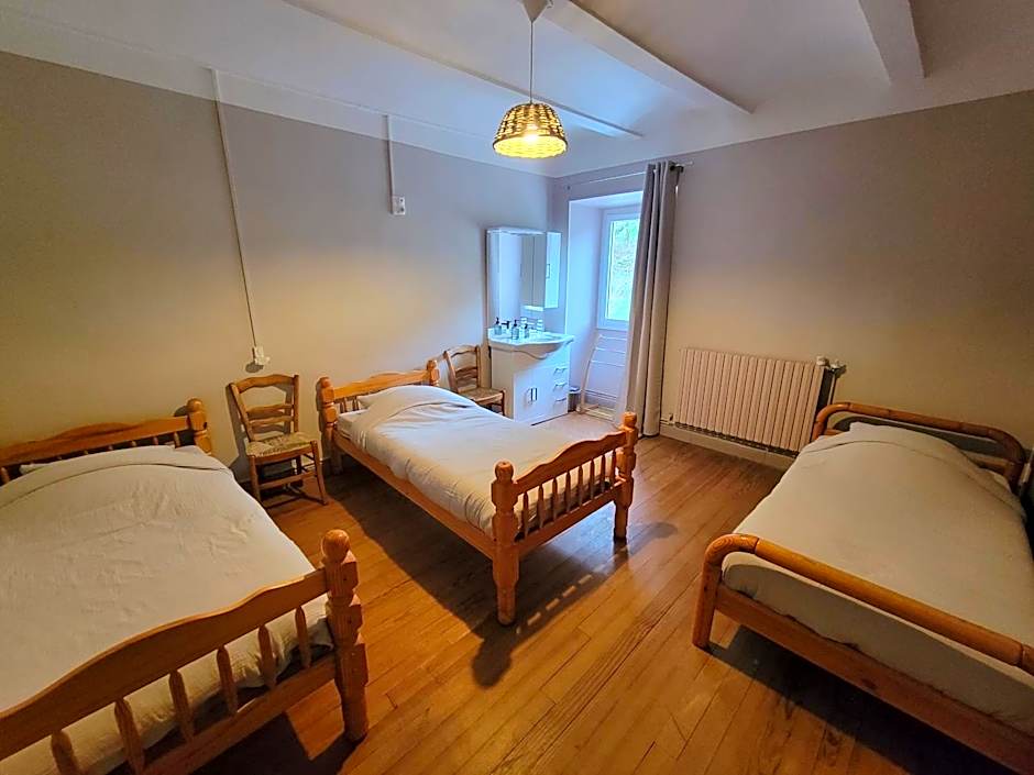 Photo 1 of 6 of Single Bed in Mixed Dormitory Room