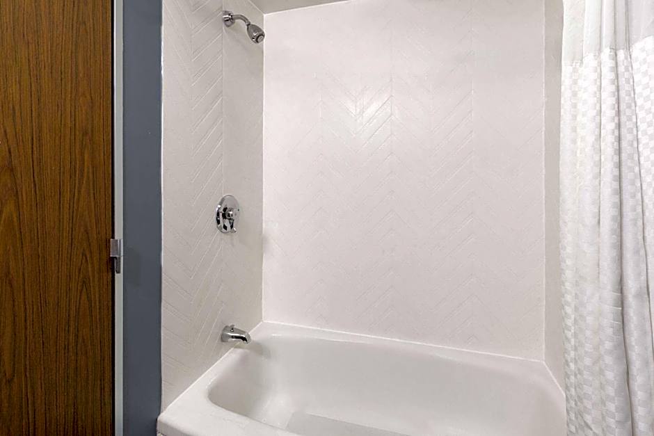 Baymont by Wyndham Bay City