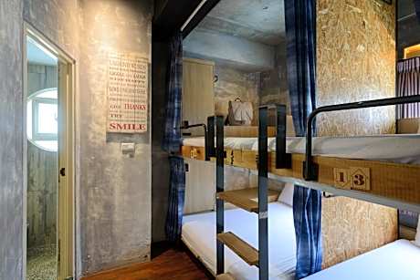 Dormitory Room (6 Adults)