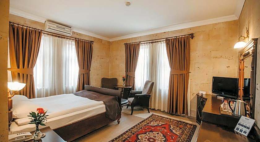 Royal Stone Houses - Goreme