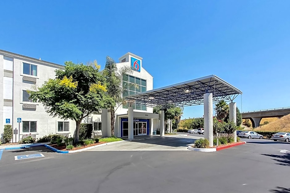 Motel 6-Gilroy, CA