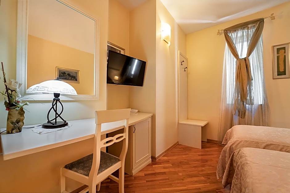 Hotel Peristil
