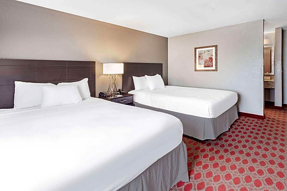Baymont by Wyndham Brooklyn Center