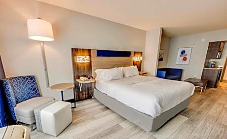 King Room - Mobility Access/Hearing Accessible