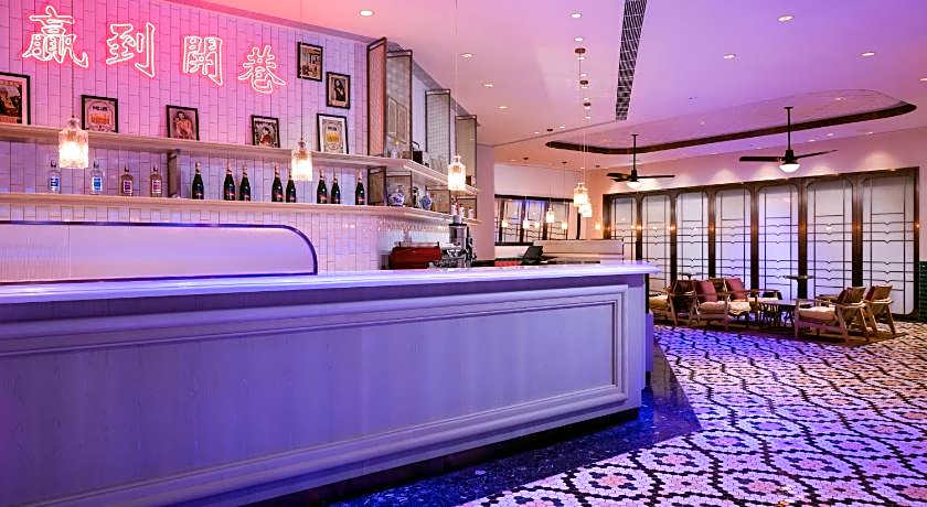 LINE FRIENDS PRESENTS CASA DE AMIGO