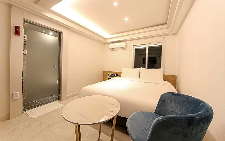 Busan Seomyeon Business Hotel J7                                                                