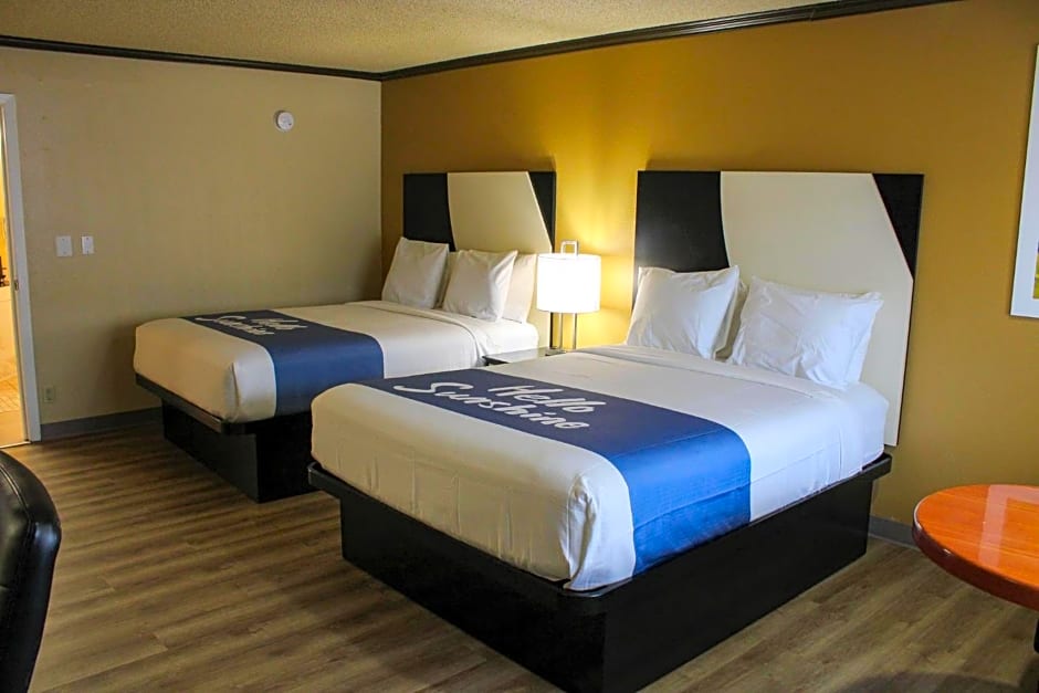 Days Inn by Wyndham Bend