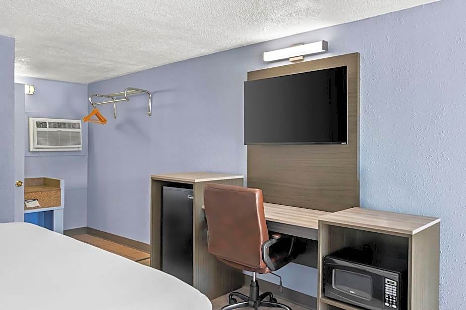 Travelodge by Wyndham Las Vegas NM