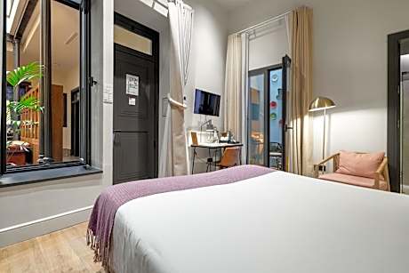 Double or Twin Room with Interior View