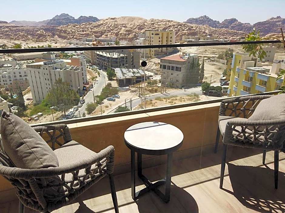 H Luxury Hotel