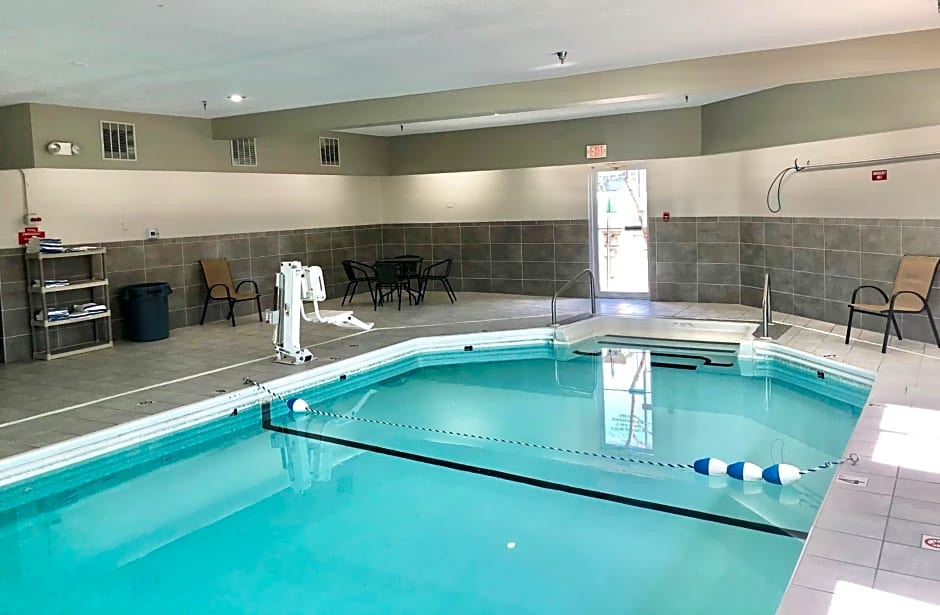 Red Roof Inn & Suites Omaha - Council Bluffs