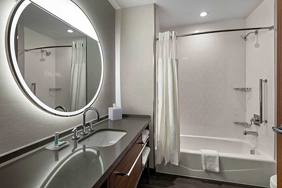 Courtyard by Marriott St Paul Downtown