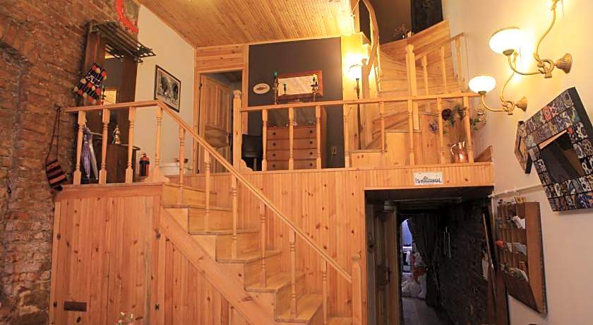 Tom Square Boutique Hotel