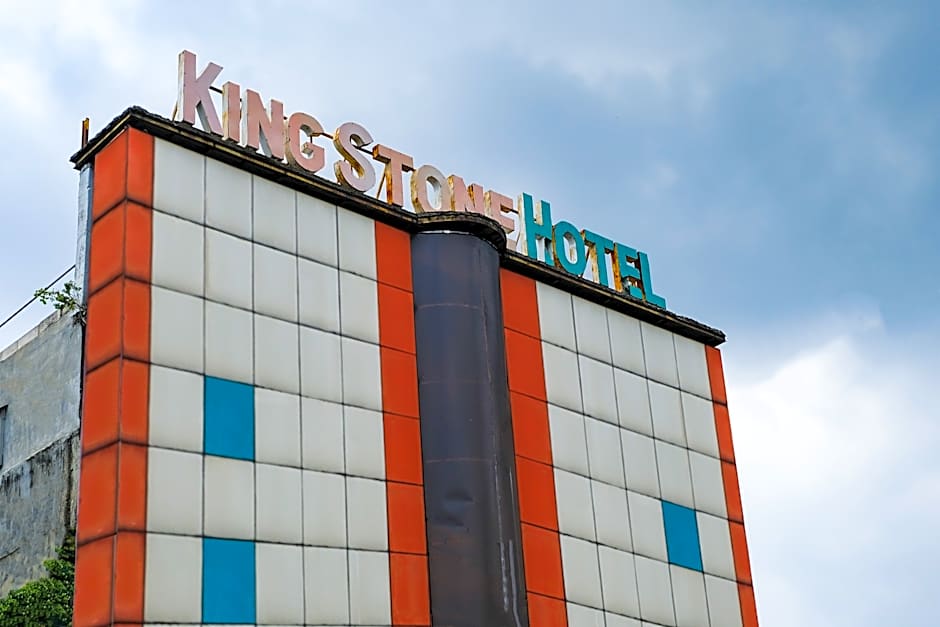 King Stone Hotel by ZUZU