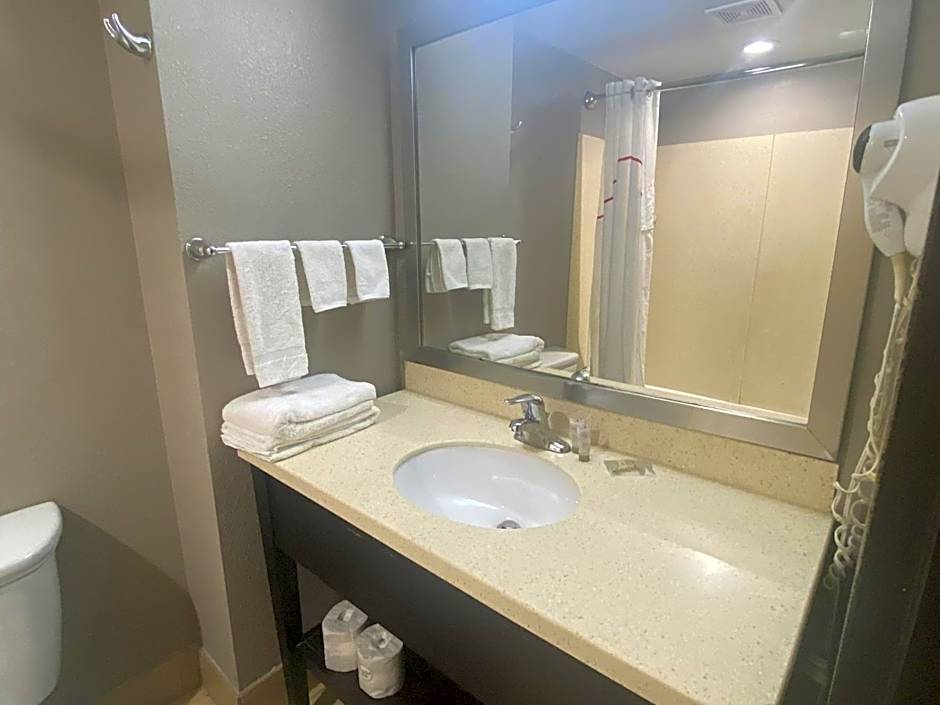 Red Roof Inn Pittsburgh - McKnight Rd