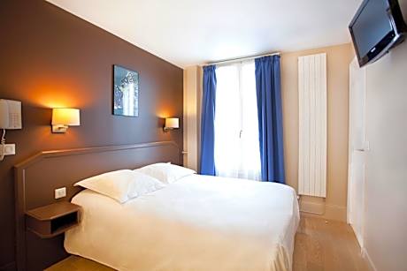 2 Adjacent Double Rooms