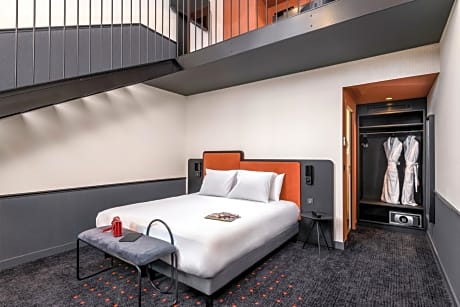 Privilege Junior King Suite