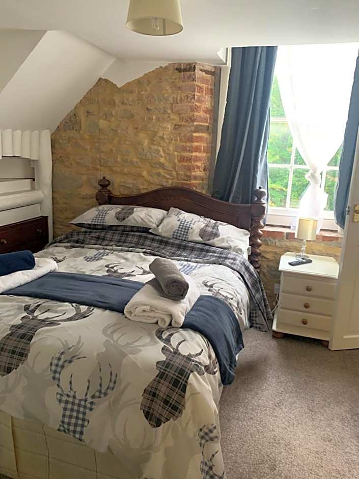 Crosskeys Inn Guest Rooms in Wye Valley