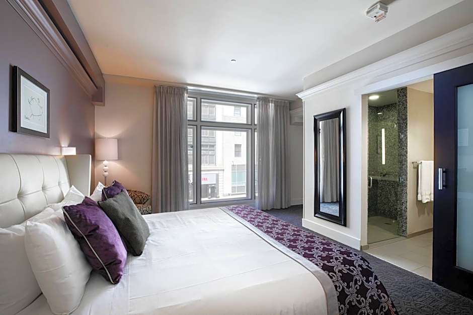 Ambassador Hotel Kansas City, Autograph Collection by Marriott