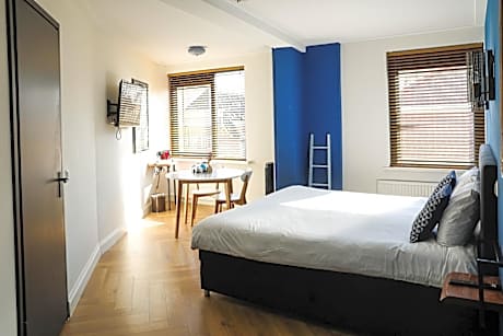 Deluxe King Suite