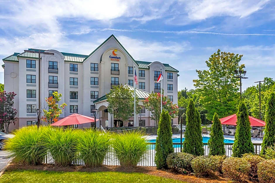 Comfort Suites Hanes Mall