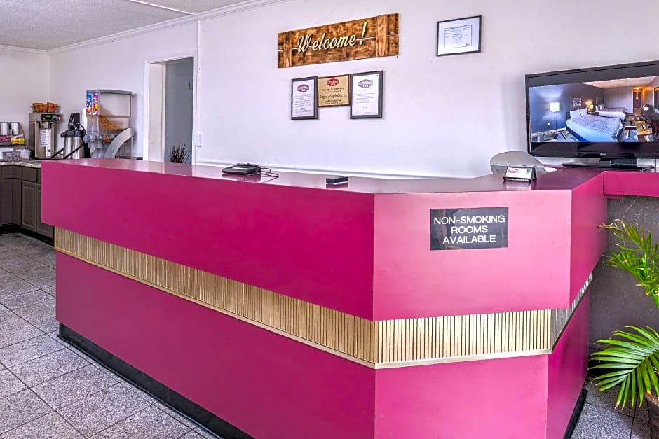Country Garden & Suites-Benton