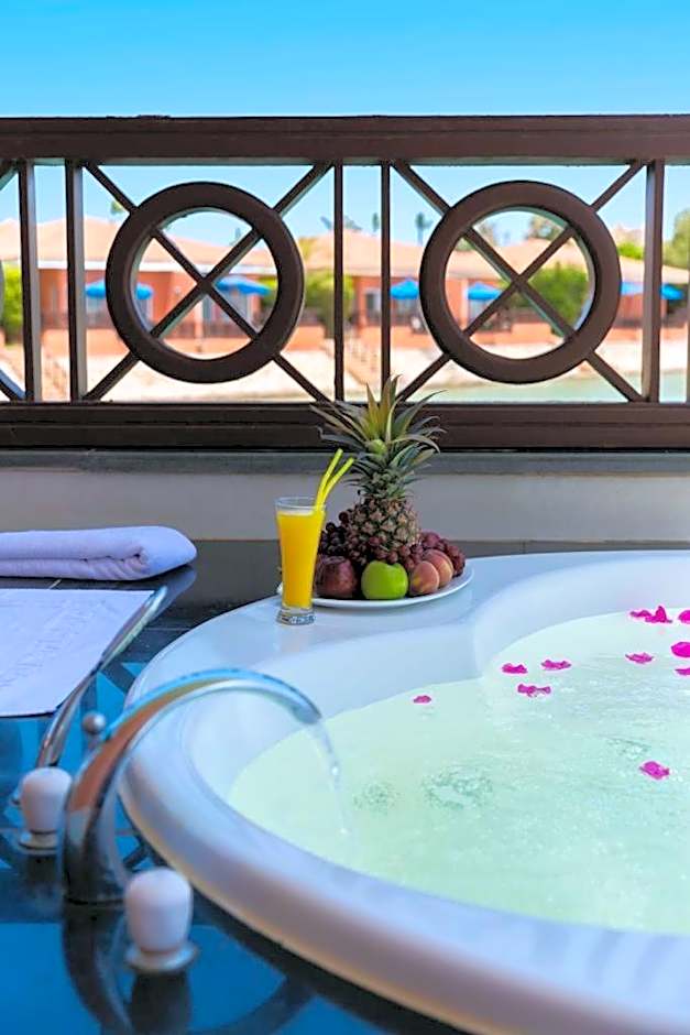 Golden Ocean Marina Hotel