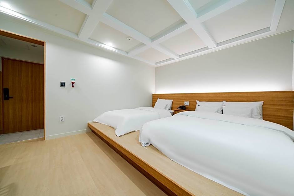 DongBaek Hotel Gohyeon