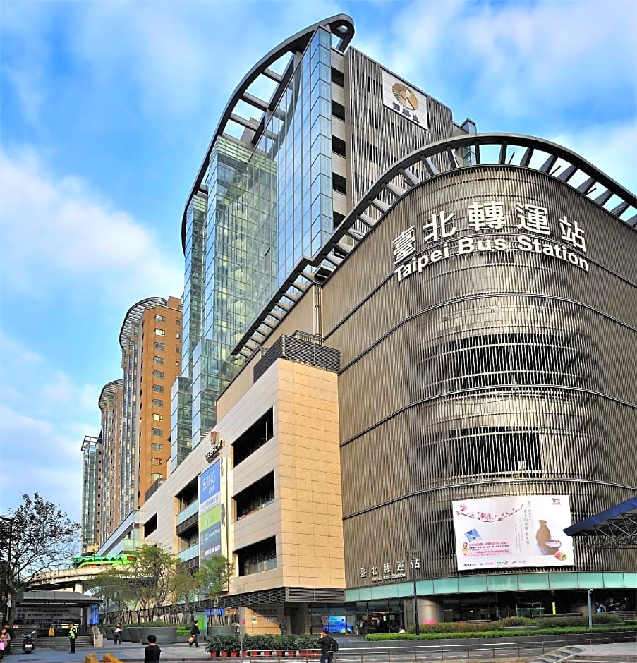 Photo 1 of 50 of Master Hotel