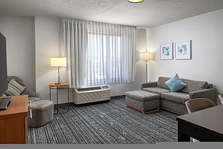 Two Bedroom with 1 Bath, 2 Bedroom Suite, Bedroom 1: 1 Queen, Bedroom 2: 1 Queen