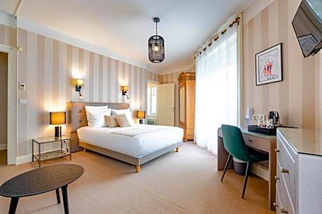 Superior Queen Room with Sea View - Non-Smoking