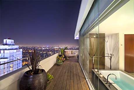 Penthouse Suite