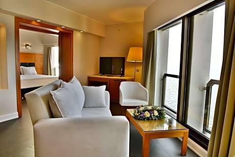 1 King Bed, Sea View, Jacuzzi