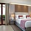 Mangia's Santa Teresa Sardinia, Curio Collection by Hilton
