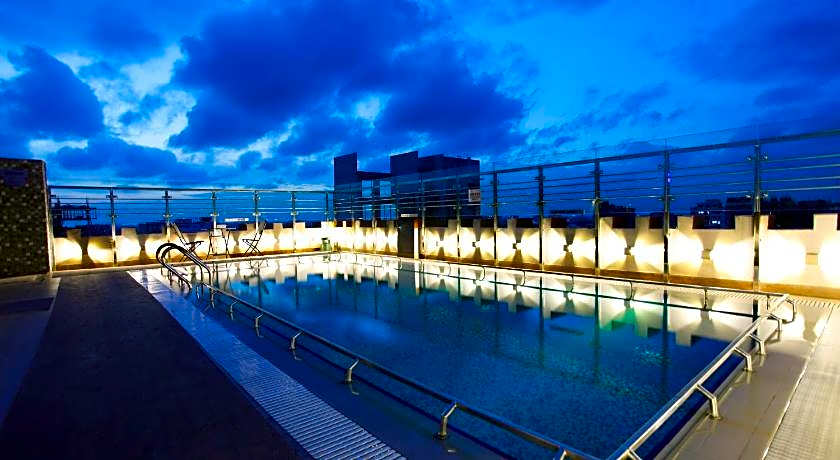 Platinum Grand Hotel