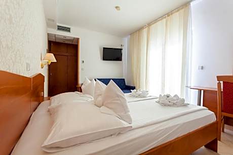 Double Room with Balcony and Sea View