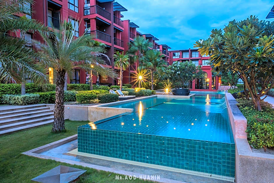 Bluroc Huahin Pool View