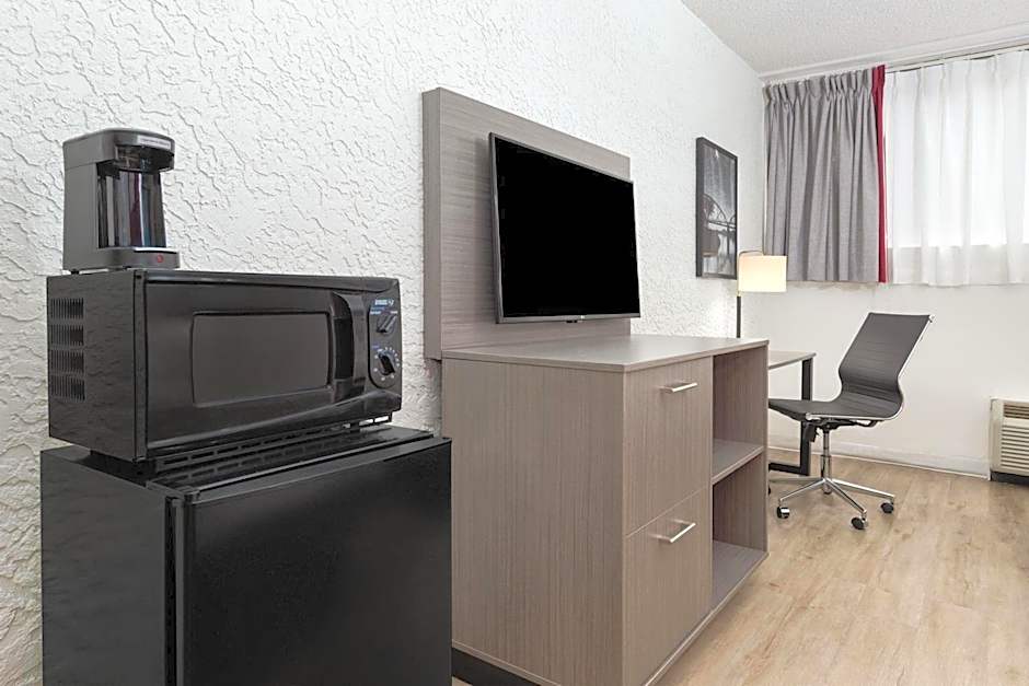Ramada by Wyndham Tulsa Broken Arrow