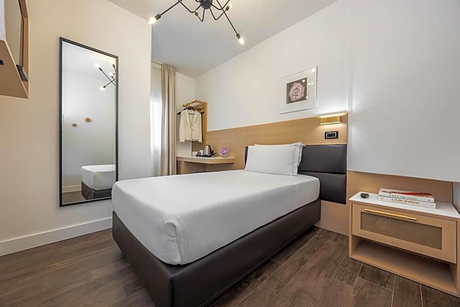 Globus Urban Hotel