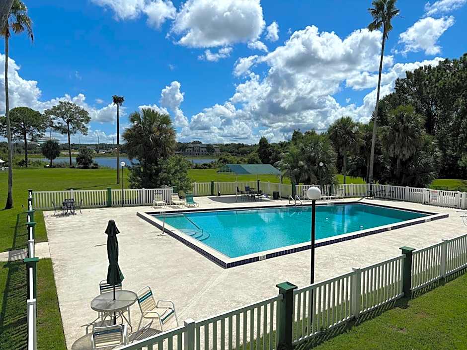 Inn On The Green Florida