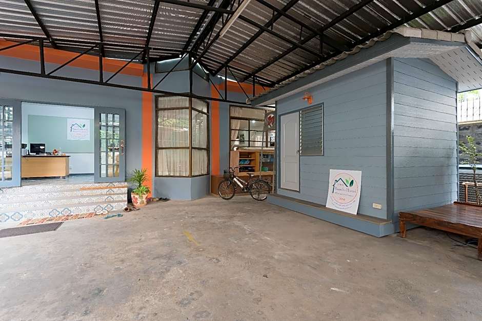 BaanSu Hostel