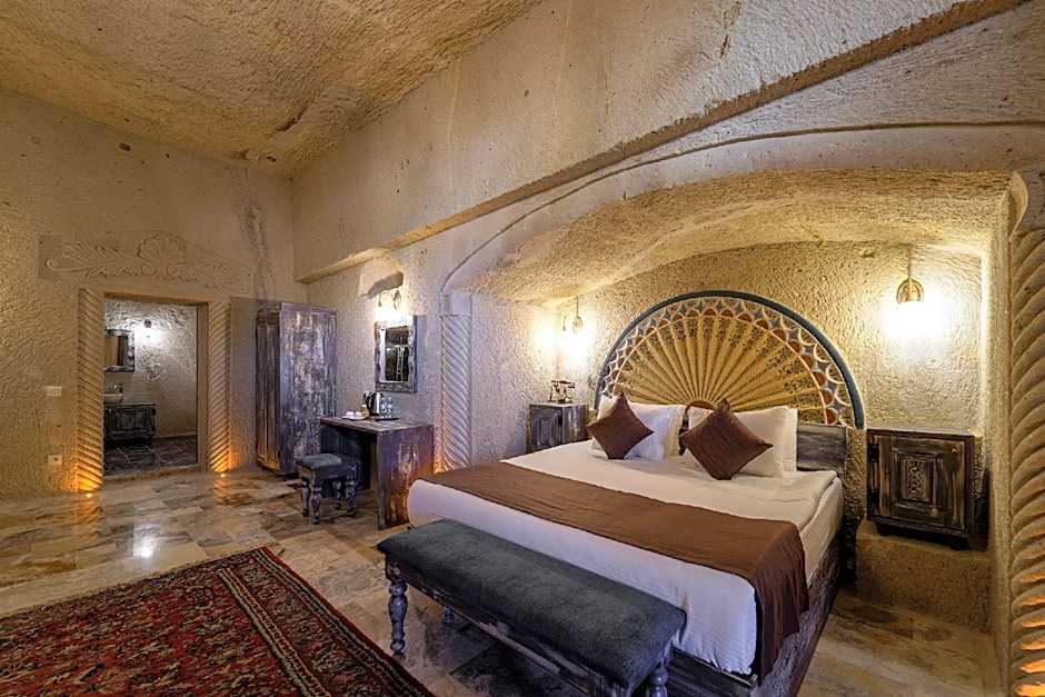 Doctor's Cave Suites
