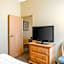 Best Western Plus Revere Inn And Suites