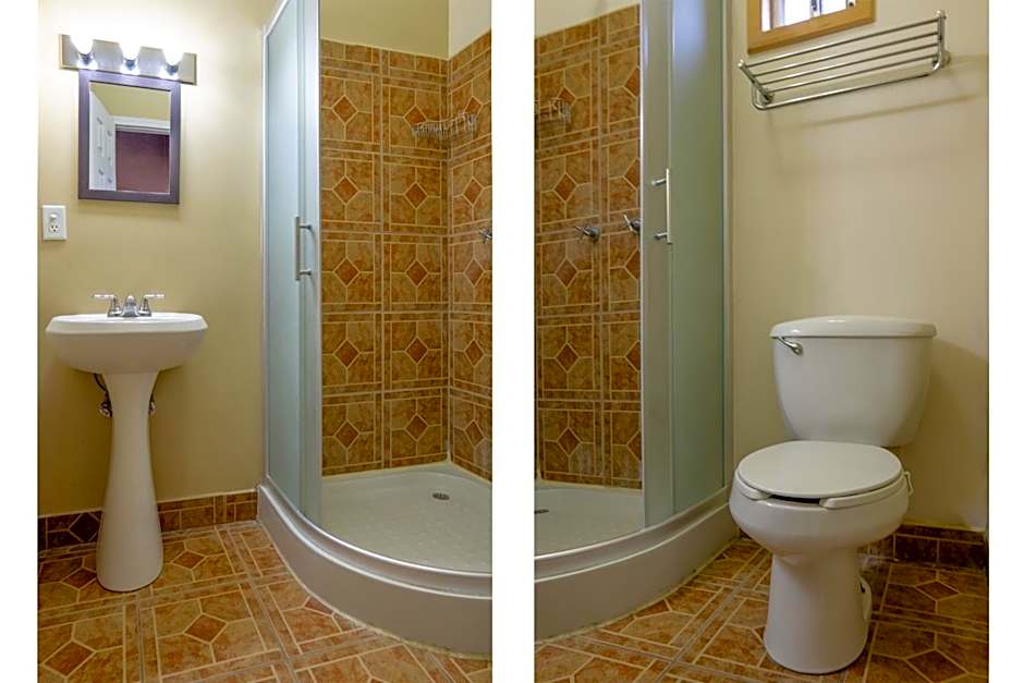 Capital O Hotel Villa Azura