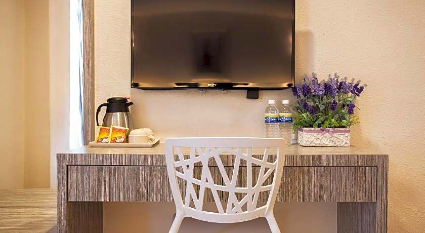 Lavender Inn Nusa Bestari